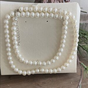 New Elegant White Pearl Necklace no box